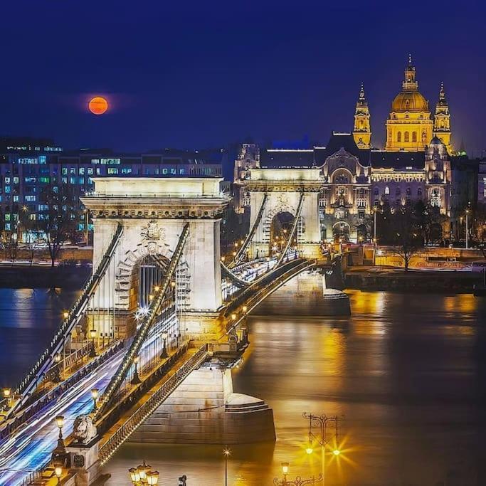 2Budapest Eye-Freegym And Sauna Luxury Home المظهر الخارجي الصورة