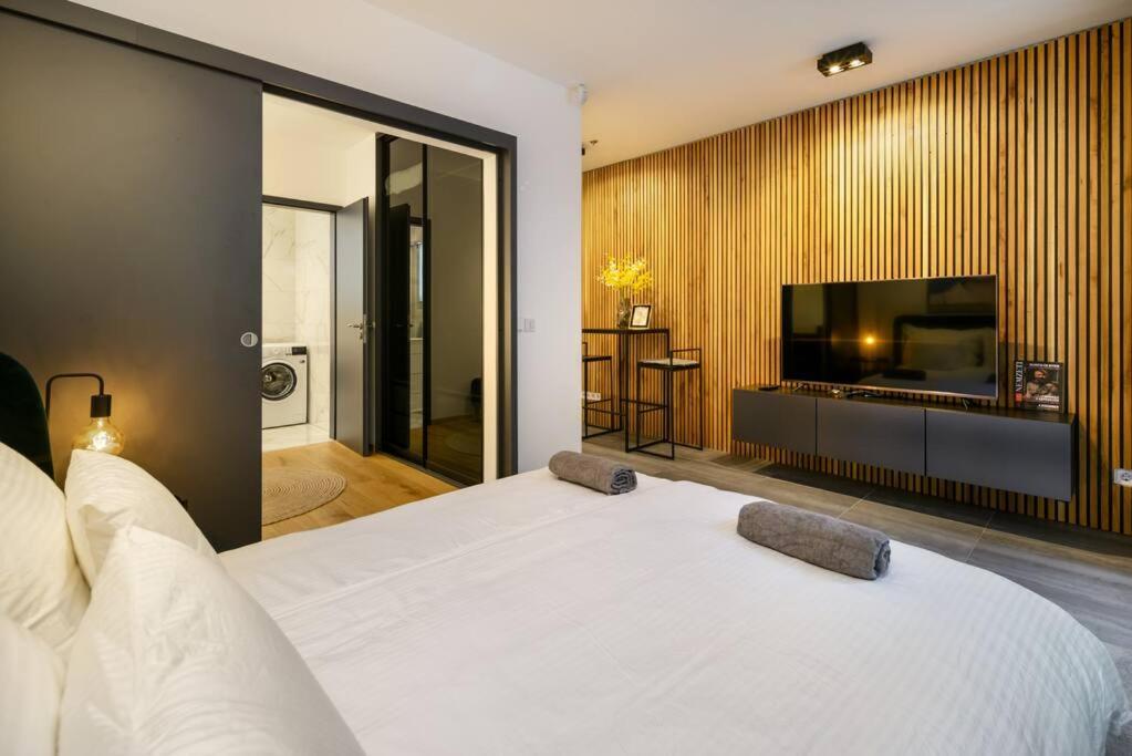2Budapest Eye-Freegym And Sauna Luxury Home المظهر الخارجي الصورة