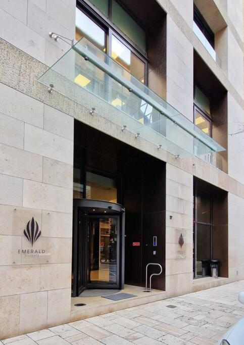 2Budapest Eye-Freegym And Sauna Luxury Home المظهر الخارجي الصورة